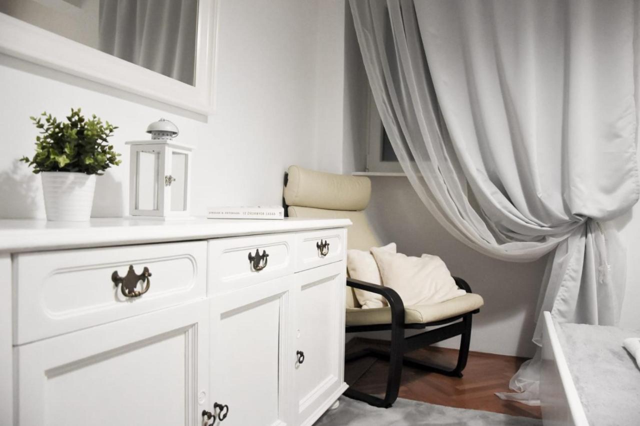 Apartment Nona Šmrika Buitenkant foto